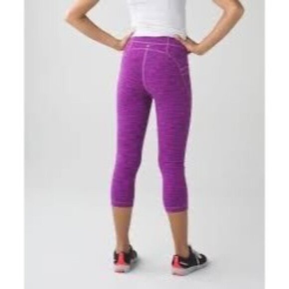 Lululemon Free Flow Crop Diamond Jacquard Space Dye Tender Violet Raspberry Sz 4 - Picture 6 of 6